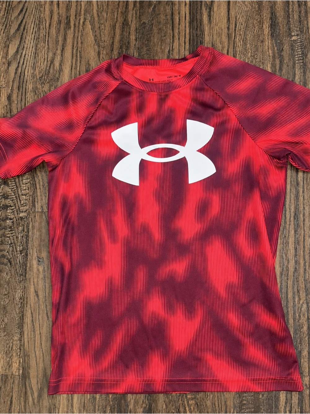 Under Armour Youth Medium Graphic Athletic Shirt